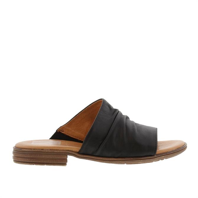 Carl Scarpa Volanta Black Leather Slip-On Sandals